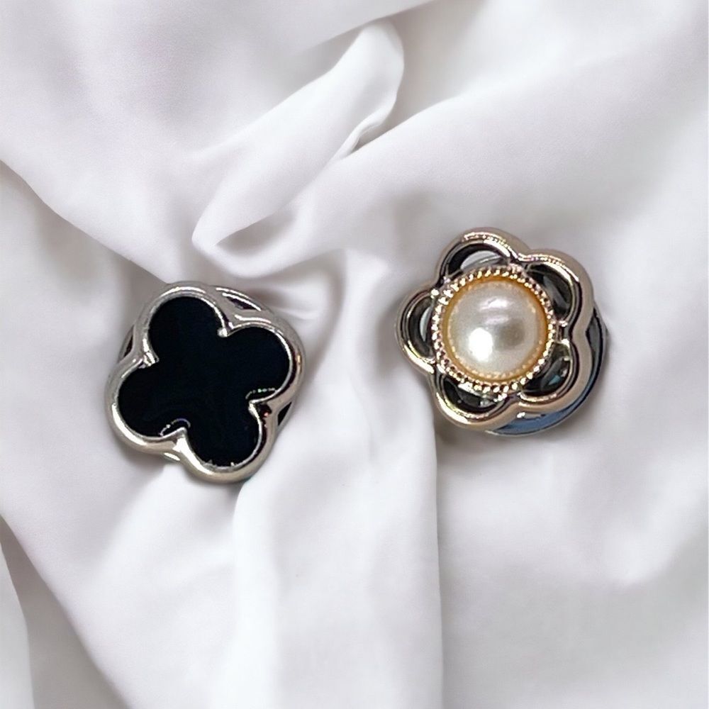 NWT Hidden Buttons 2 Pack